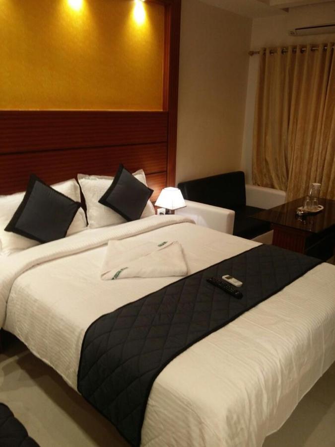 Hotel Spark Residency Ченнаи Экстерьер фото